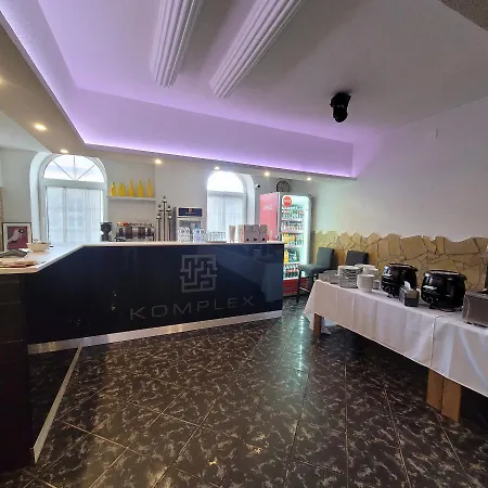 Bed & Breakfast Komplex -rendezvenytermek-panzio-apartman-irodak- *