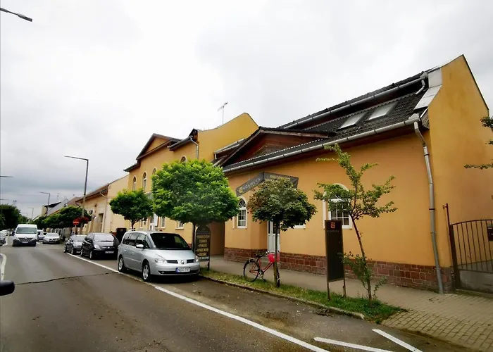 Komplex -rendezvenytermek-panzio-apartman-irodak- Nocleg ze śniadaniem Mateszalka
