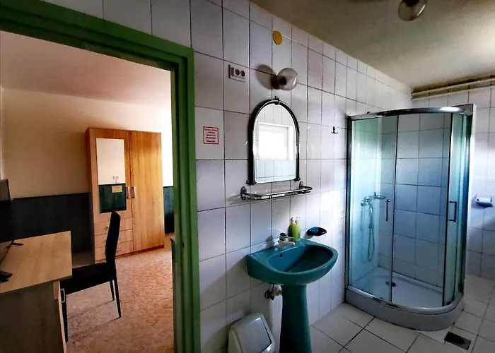 Komplex -rendezvenytermek-panzio-apartman-irodak- Bed & Breakfast