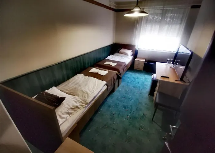 Komplex -rendezvenytermek-panzio-apartman-irodak- Bed & Breakfast