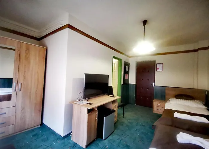 Komplex -rendezvenytermek-panzio-apartman-irodak- Bed & Breakfast