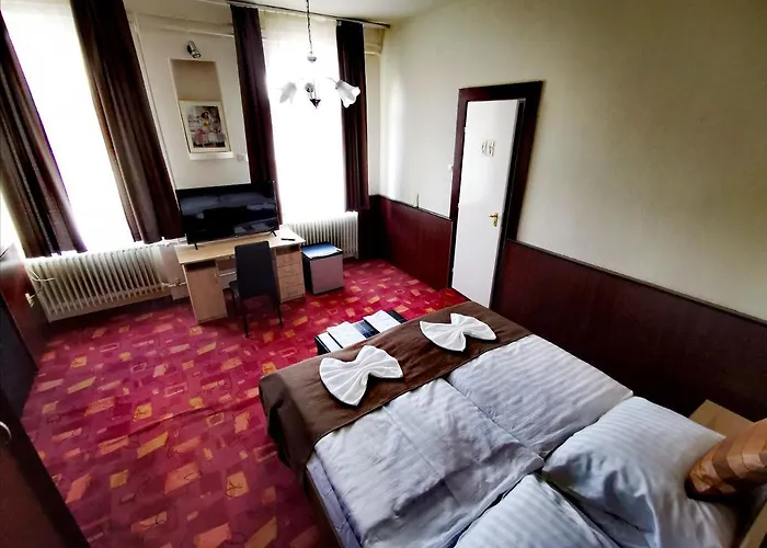 Komplex -rendezvenytermek-panzio-apartman-irodak- Bed & Breakfast