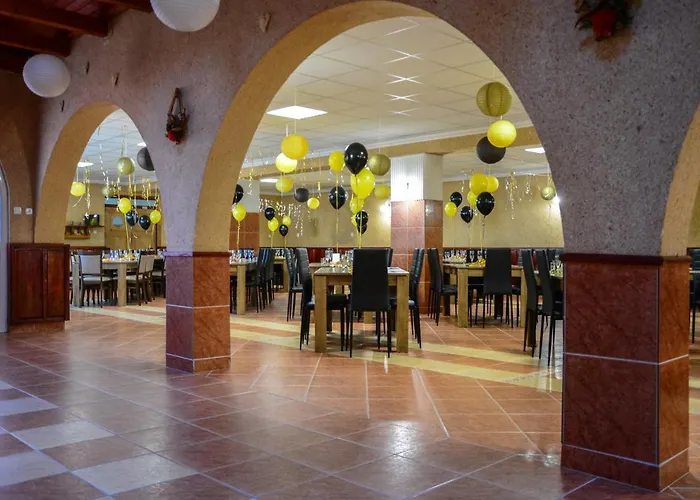 Komplex -rendezvenytermek-panzio-apartman-irodak-