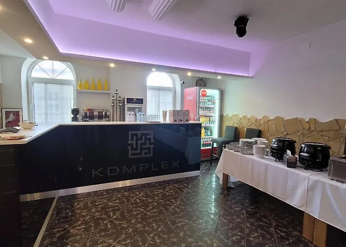 Nocleg ze śniadaniem Komplex -rendezvenytermek-panzio-apartman-irodak- *